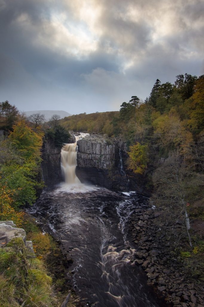 My favourite picture of the day, the light broke through the clouds just at the right time. It was still raining in the distance making the horizon misty.